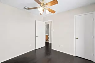 300 Deer Run Dr, Sanger, TX 76266 - Photo 13