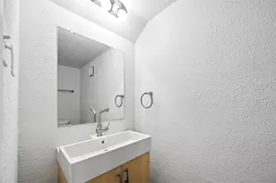 9910 Royal Ln, Dallas, TX 75231 - Photo 17