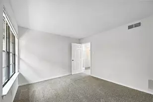 9910 Royal Ln, Dallas, TX 75231 - Photo 23