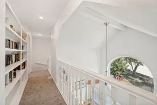 221 Cimarron Trail, Irving, TX 75063 - Photo 15