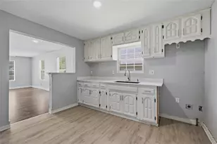 215 W Walker St, Denison, TX 75020 - Photo 9