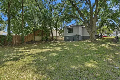 215 W Walker Street, Denison, TX 75020 - Photo 21