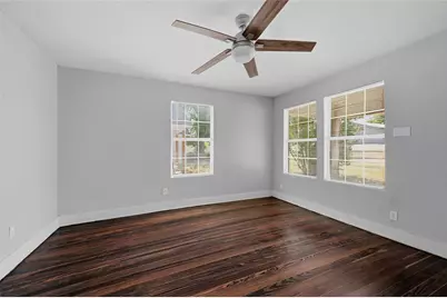 215 W Walker Street, Denison, TX 75020 - Photo 11