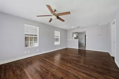 215 W Walker Street, Denison, TX 75020 - Photo 5