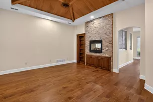 701 W Walcott St, Pilot Point, TX 76258 - Photo 27