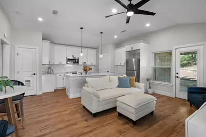805 NW 14th Street, Grand Prairie, TX 75050 - Photo 27