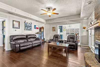 4219 Pleasant Oaks Court, Arlington, TX 76016 - Photo 5