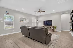 1425 Bennett Dr, Burleson, TX 76028 - Photo 11