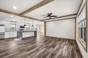 332 Creekview Meadows Dr, Springtown, TX 76082 - Photo 5