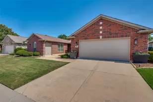 8901 Crestview Dr, Denton, TX 76207 - Photo 1