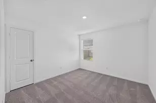 624 W Criner St, Grandview, TX 76050 - Photo 13