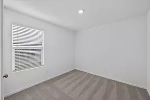 624 W Criner St, Grandview, TX 76050 - Photo 15