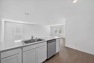 624 W Criner St, Grandview, TX 76050 - Photo 7