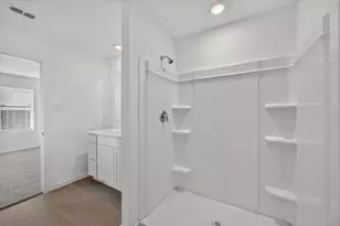 624 W Criner St, Grandview, TX 76050 - Photo 19