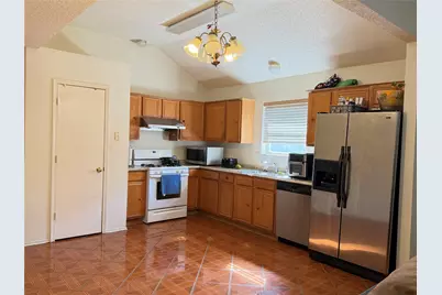 6006 Brook Forest Drive, Arlington, TX 76018 - Photo 9