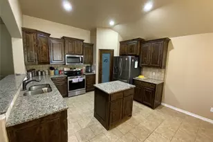 1211 Butterfield St, Bridgeport, TX 76426 - Photo 5