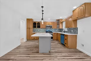 613 W Main St, Crowley, TX 76036 - Photo 7