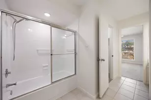 9807 Bent Branch Ln, Dallas, TX 75243 - Photo 21