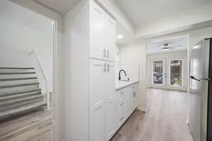 9807 Bent Branch Ln, Dallas, TX 75243 - Photo 9