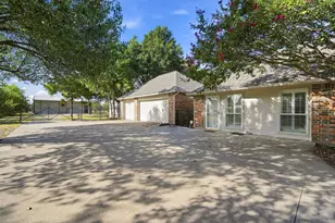 1212 N Creek Cir, Waxahachie, TX 75165 - Photo 27
