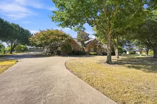 1212 N Creek Cir, Waxahachie, TX 75165 - Photo 33