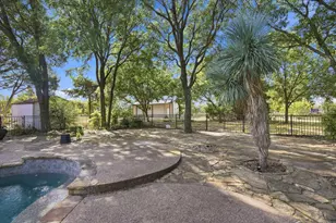 1212 N Creek Cir, Waxahachie, TX 75165 - Photo 25