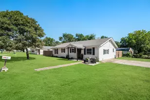 400 Denton St, Howe, TX 75459 - Photo 3