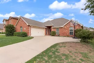 1517 White Willow Ln, Arlington, TX 76002 - Photo 1