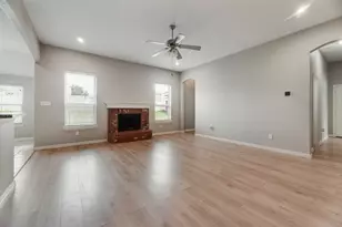 1517 White Willow Ln, Arlington, TX 76002 - Photo 7