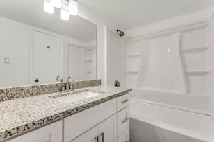 638 Ridgeline Dr, Hurst, TX 76053 - Photo 9