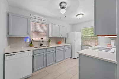 6317 Briar Knoll Drive, Garland, TX 75043 - Photo 7