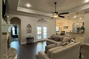 1013 Sky Ct, Weatherford, TX 76085 - Photo 9