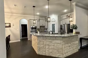 1013 Sky Ct, Weatherford, TX 76085 - Photo 11
