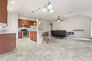 937 Behrens Ct, Crowley, TX 76036 - Photo 5