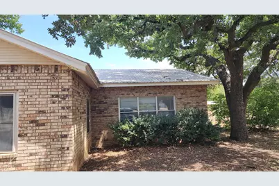 412 Connellee Avenue, Eastland, TX 76448 - Photo 3