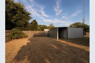 702 Main Street, Windom, TX 75492 - Photo 5