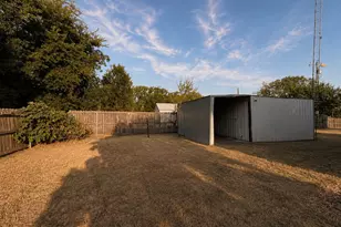 702 Main St, Windom, TX 75492 - Photo 5