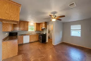 702 Main St, Windom, TX 75492 - Photo 9