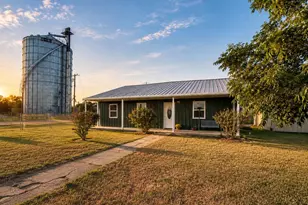 702 Main St, Windom, TX 75492 - Photo 1