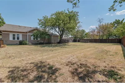 700 Elm Street, Sanger, TX 76266 - Photo 23