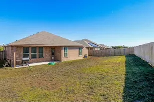 1831 Creekwood Dr, Cleburne, TX 76033 - Photo 27