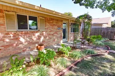 1207 Lynnwood Drive, Cleburne, TX 76033 - Photo 5