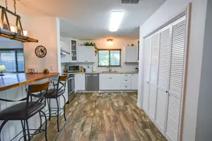 1207 Lynnwood Dr, Cleburne, TX 76033 - Photo 11