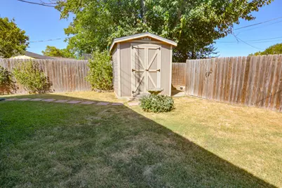 1207 Lynnwood Drive, Cleburne, TX 76033 - Photo 39