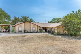885 Kyle Cir, Reno, TX 76020 - Photo 1