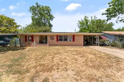 915 Liberty Drive, Irving, TX 75061 - Photo 1