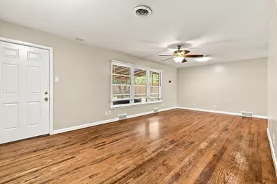 204 University Drive, Arlington, TX 76013 - Photo 3
