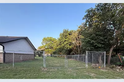 739 W Pine Street, Jacksboro, TX 76458 - Photo 11