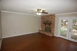2614 Creekview Dr, Arlington, TX 76016 - Photo 13