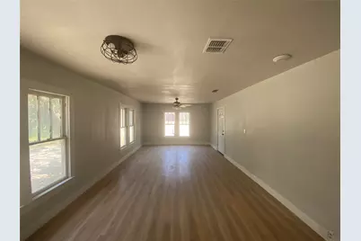 1042 W Tarleton, Stephenville, TX 76401 - Photo 3